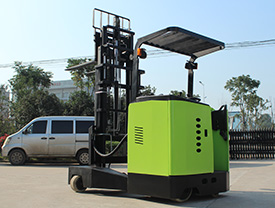 四向前移式叉車CDD-S