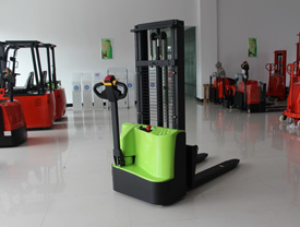 托盤堆垛車（步行式）CDD-C